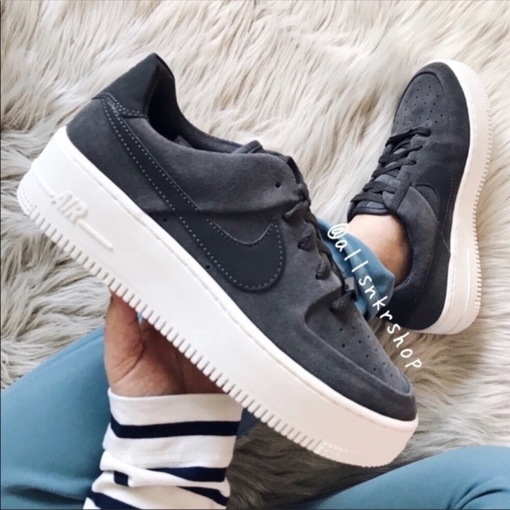 Nike Air Force 1